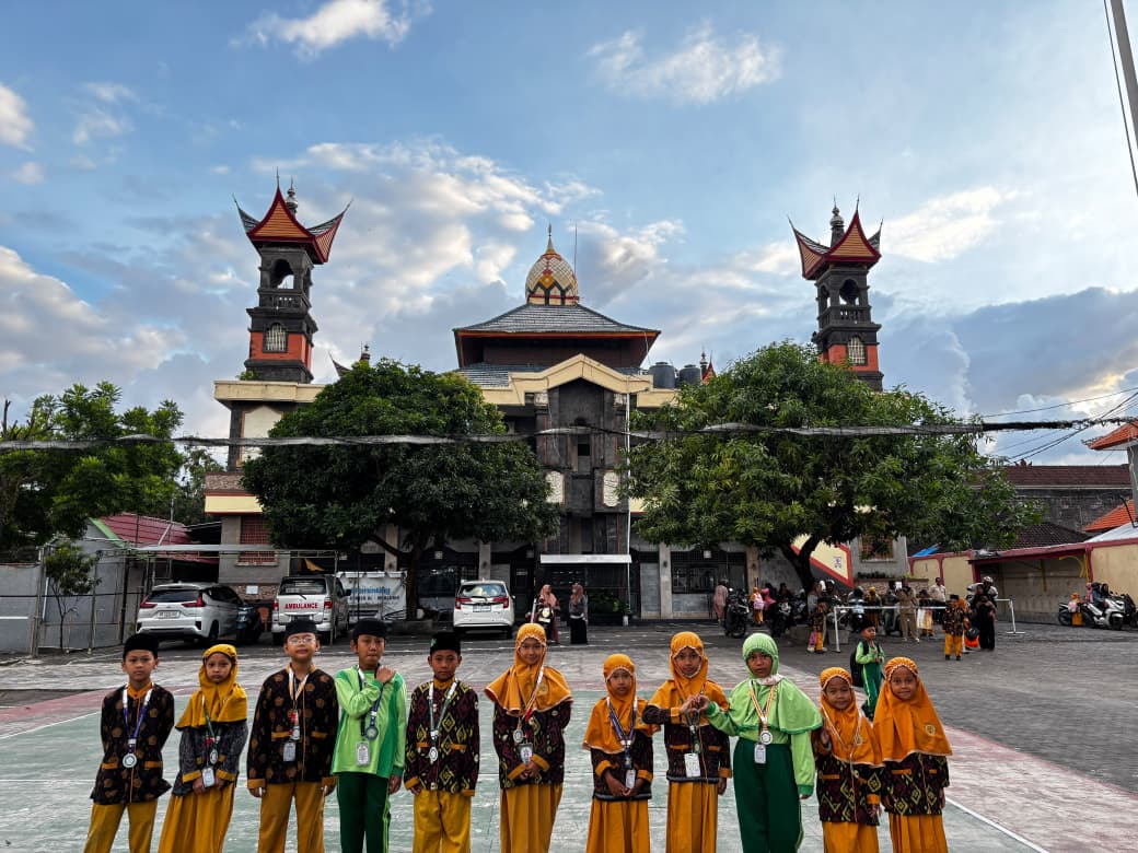 🌟 Bintang Prestasi: Datang Paling Awal, Bukti Disiplin dan Semangat Belajar Sejak Pagi - foto 1